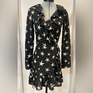 Réalisation Par Silk Wrap mini, ruffle accent, white stars on black, XXS